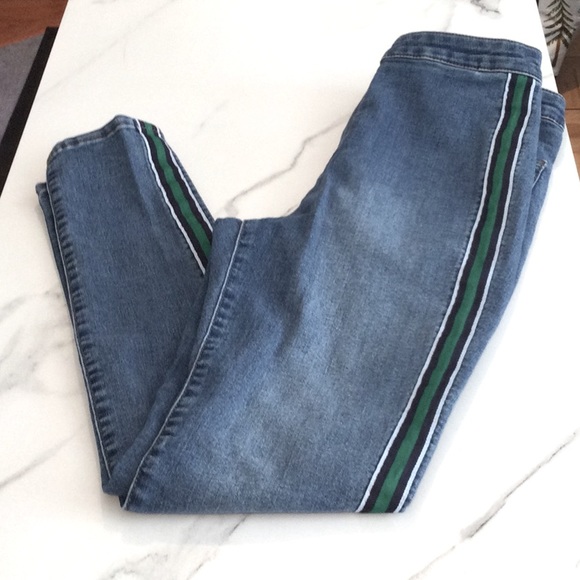 H & M HIGH RISE SKINNY JEANS, size 6. - Picture 2 of 6